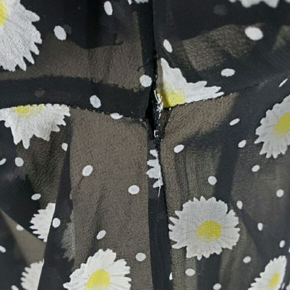 Maison Jules Sheer Daisy Top Size Small - Picture 5 of 5